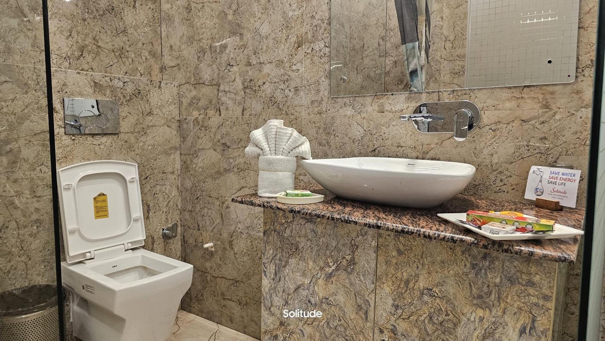 Solitude, The Boutique Hotel Haldwāni Dış mekan fotoğraf